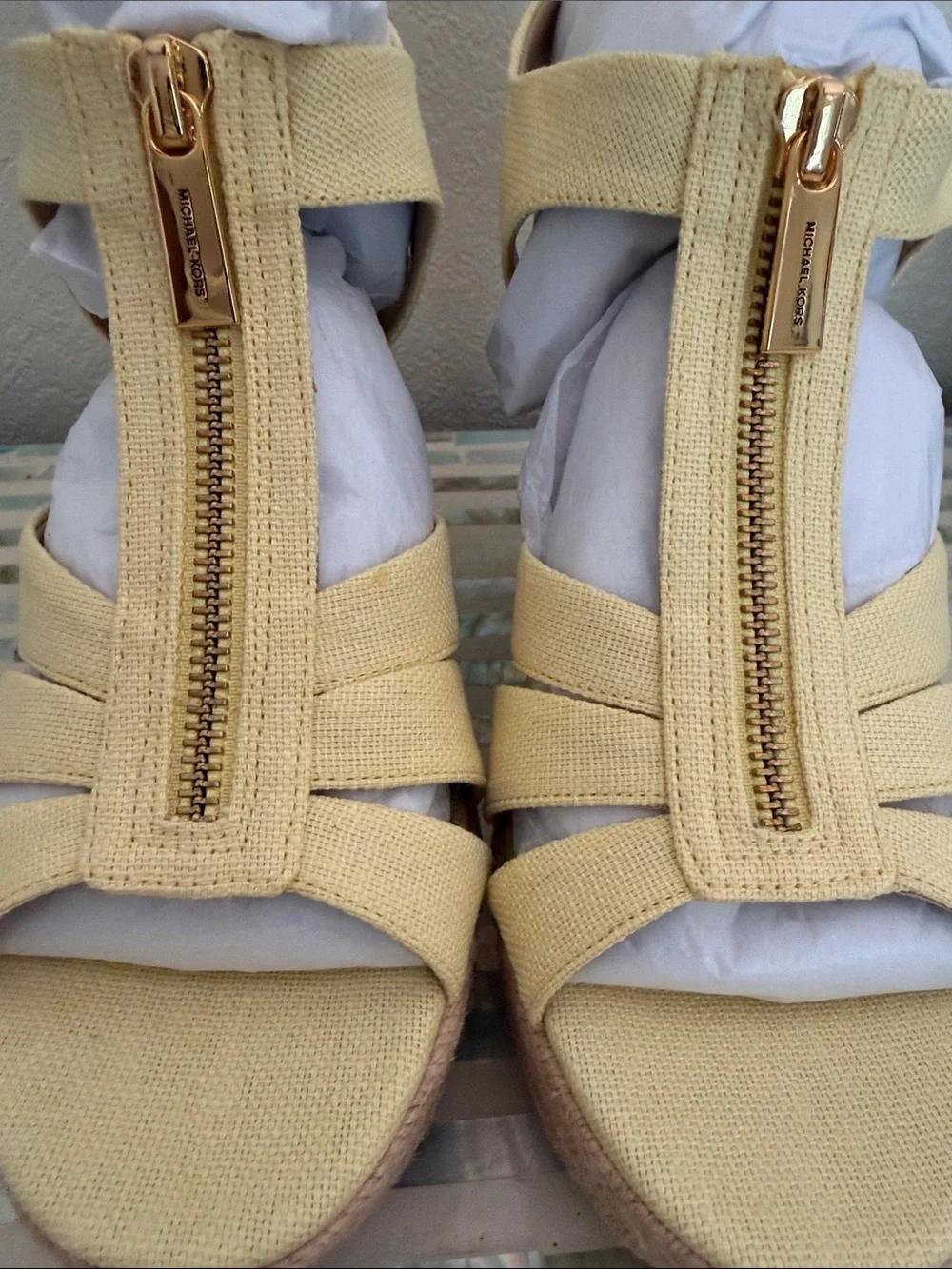 N/A stylish yellow